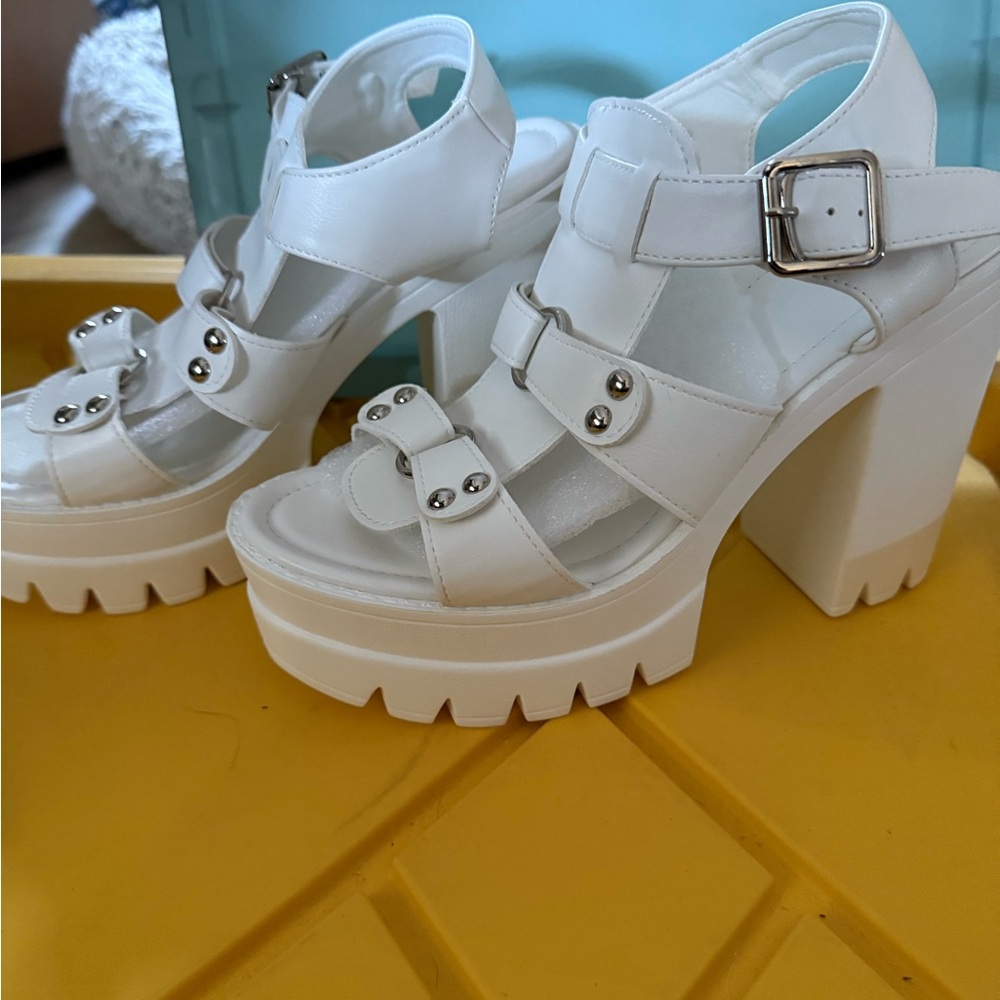 SHEIN White Chunky Platform Heels